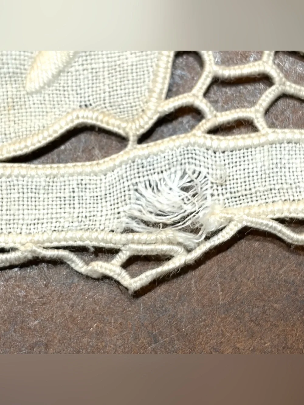 Vintage- 🤍 7 Lace Embroidered Linen Doily Rectangular Table Accent in Ivory